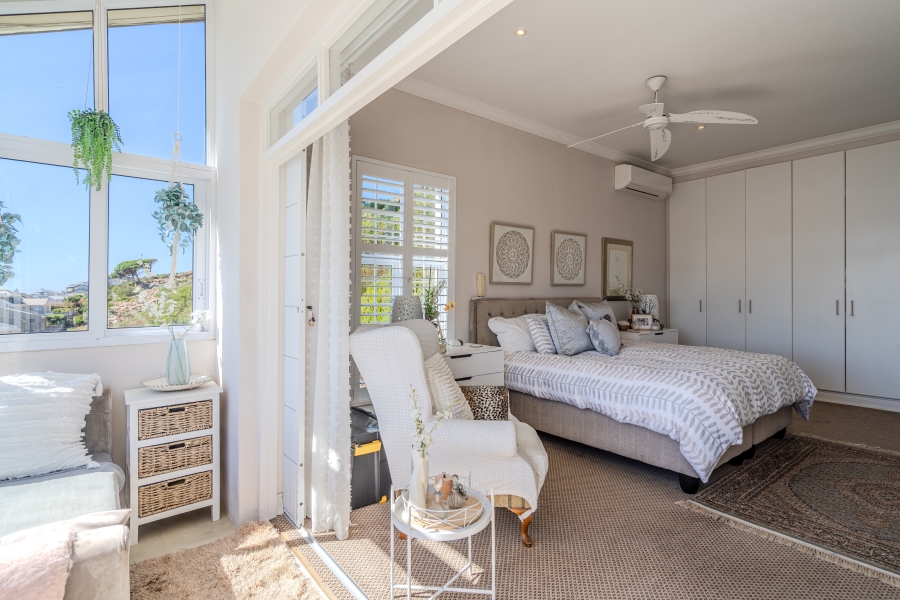 4 Bedroom Property for Sale in Simons Kloof Western Cape